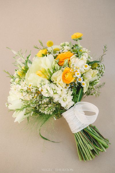 Yellow And White Wedding Bouquet, Sage Green White And Yellow Wedding, Rustic Bridal Bouquet Summer, Bouquet For Yellow Dress, White Yellow Wedding Flowers, Yellow Bridal Flowers, White And Yellow Flower Bouquet, White And Yellow Bouquet Wedding, Green And Yellow Wedding Flowers