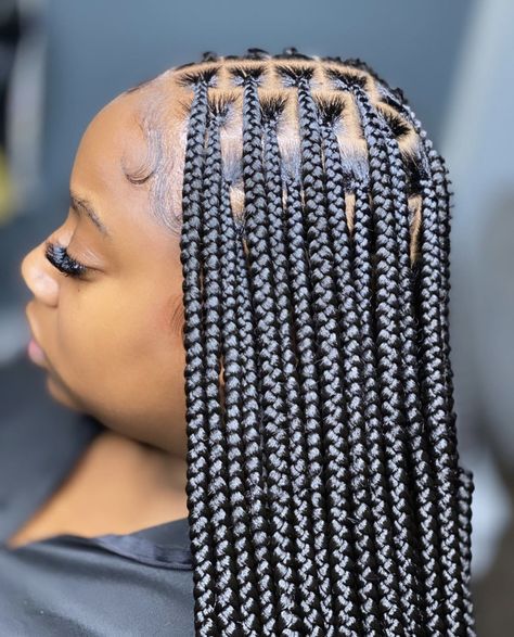 Small Med Knotless Box Braids, Medium Knot Less Braids Parting, Knotless Braids With Color Medium, Sm/med Knotless Braids, S Medium Knotless Braids, Medium Knotted Box Braids, Medium Knotless Parts, Medium Knotless Box Braids With Color, Medium Knot Less Braids