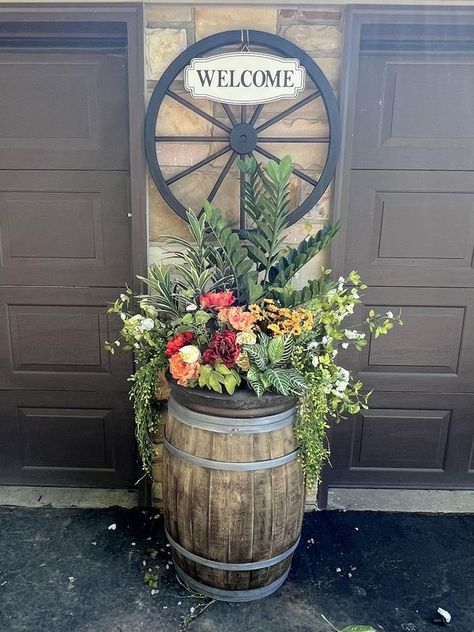 Vintage Garden | I am all about repurposing.. | Facebook Western Outdoor Decor, Western Porch, Barn Door Decor, Thrift Store Shopping, Focal Points, Vintage Garden, Landscape Ideas, Western Decor, Old Vintage