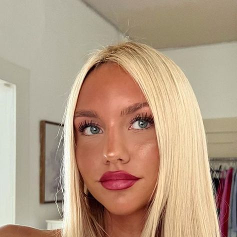 Southern Makeup Look, Marissa Ayers, Dark Skin Blonde Hair, Beauty Procedures, Blonde Hair Makeup, Blonde Hair Looks, Face Card, Beauty Goals, September 1