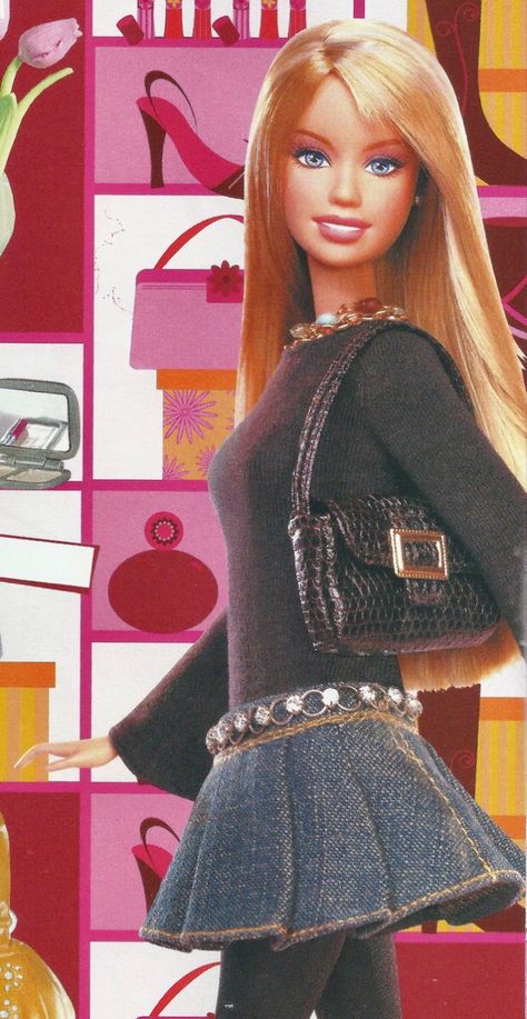 Barbie 2000 Aesthetic, 2000s Barbie Outfits, Y2k Fashion Wallpaper, Barbie Outfits For School, Old Barbie Aesthetic, Barbie 2000s Aesthetic, 2000s Barbie Aesthetic, Barbie 2000 Dolls, Barbie Doll Photoshoot