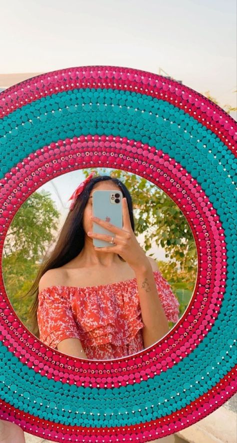 Wall mirror ideas Lippan Art With Dot Mandala Art, Mirror Work Mandala Art, Mandala Art On Big Canvas, Big Lippan Art Design, Dot Mandala Mirror Wall Decor, Lipan Art With Big Mirror, Lippan Art Mirror Wall Tutorial, Big Mirror Lippan Art, Lippan Art With Big Mirror