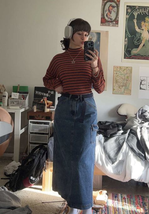 outfit with denim skirt and orange and blue striped turtleneck shirt Mid Length Denim Skirt Outfit, Long Jean Skirt Outfits Winter, Long Denim Skirt Outfit Fall, Skirt And Tights Outfit, Denim Skirt Outfit Fall, Long Jean Skirt Outfits, Skirt Lookbook, Long Denim Skirt Outfit, Decades Party