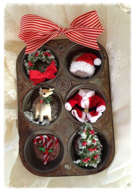 IMG_0592 | Jean Knee | Flickr Muffin Tin Crafts, Christmas Muffins, Tin Crafts, Silverware Crafts, Gingerbread Christmas Decor, Altered Tins, Cupcake Tins, Country Christmas Decorations, Decoration Vintage