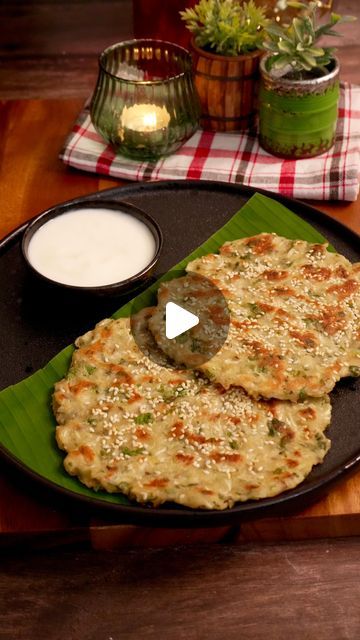 Meghna’s Food Magic on Instagram: "JOWAR LAUKI THALIPITH Baarish Ke Saath Ho Jaaye Ep. 11  #BaarishKeSaathHoJaaye  #GetFitWithMeghna   Lauki Jowar Thalipith is my new favorite dish! 🌿 Not only is it easy to make, but it’s also packed with so many health benefits. Jowar flour, besan, and lauki make this recipe a powerhouse of nutrition.  . Will help with weight loss, good for bone health and control blood sugar levels. Jowar is full of iron, protein, vitamin, minerals and micro nutrients. Lauki is also full of fibbed, vitamins and minerals and is known to be good for digestion, weight loss management, blood sugar management and heart and liver health. Plus, it’s gluten-free and low in oil - what more could you ask for?  . Recipe - - Shred 150 gm lauki and  keep aside. - Take 2-3 green chil Thalipith Recipe, Lauki Recipe, Jowar Recipes, Fat Free Snacks, Cooking Shooking, Good For Digestion, Food Magic, Micro Nutrients, Health Plus