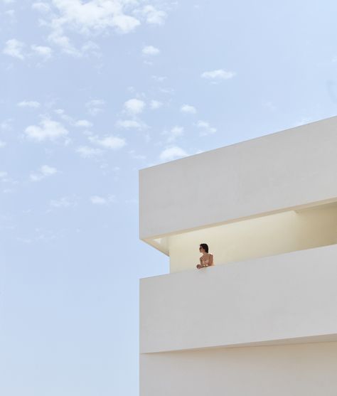 minimalist residential project by balzar arquitectos and julia alcocer Minimal Architecture, Architecture Tattoo, Residential Complex, Structure Architecture, Education Design, Minimalist Photography, Minimalist Architecture, Interior Garden, Futuristic Design