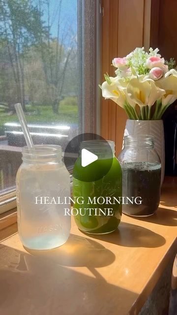 Evie Kevish on Instagram: "💦 Starting your morning with hydration and alkalinity is essential for detoxifying your body and improving overall health. 

🍋 Drinking lemon water is a great way to achieve this as it helps eliminate toxins and waste from your system while promoting regularity.

🥬 Another powerful morning ritual is drinking celery juice on an empty stomach, which offers numerous benefits:

✅ Supports digestion and gut health by balancing stomach acid levels and reducing inflammation.
Acts as a natural diuretic, helping to flush out excess fluids and reduce bloating.

✅ Provides antioxidant and anti-inflammatory properties that support overall immune function and combat oxidative stress.

✅ In addition to these practices, consider incorporating Medical Medium’s Heavy Metal Det Unbloating Drinks, Drinks To Help With Digestion, Morning Anti Bloat Drink, Juice For Digestion, Infused Water For Gut Health, Juice Cleanse Gut Reset, Eliminate Toxins, Natural Diuretic, Reducing Inflammation