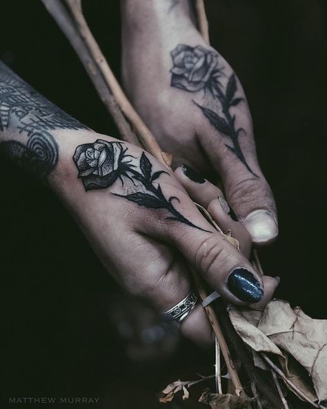 Two black roses on thumbs -   Black rose tattoos on both thumbs Hand Tattoos Pictures, Hand Tattoo Images, Side Hand Tattoos, Thumb Tattoos, Tatuagem Masculina Pequena, Rose Hand Tattoo, Hand Tattoos For Girls, Hand And Finger Tattoos, Black Rose Tattoos