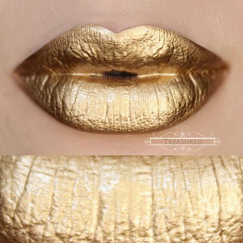 Gemily Barbon Beauty & Makeup: Matallic Makeup for fall 2015 Lip Art Makeup, Metallic Lips, Beautiful Lipstick, Nice Lips, Lipstick Art, Gold Lips, House Of Beauty, Lip Art, Beautiful Lips