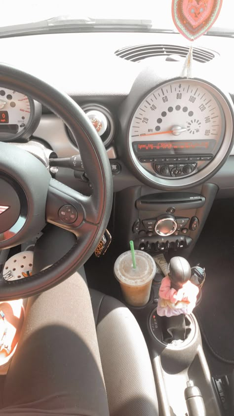 Mini Car Interior, Mini Interior Car, Mini Cooper Accessories Interiors, Mini Cooper Aesthetic, Vsco Car, Cute Car Ideas, Mini Cooper Accessories, Mini Cooper Interior, Car Interior Diy