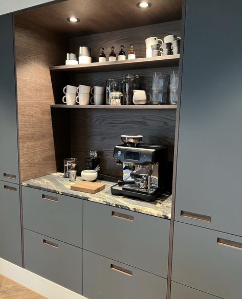 Sage Sage Coffee Machine In Kitchen, Coffee Bar Cupboard, Juice Station, Appliance Garage, Coffee Bar Home, Coffee Corner, Coffee Station, Interior Design Kitchen, Coffee Machine