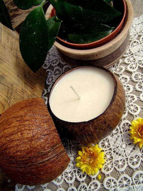 777 Coconut Shell Candle, Tropical Candles, Palm Wax Candles, Coconut Shell Crafts, Soya Mumu, Beachy Room, Shell Candles, Coconut Bowl, Beach Room