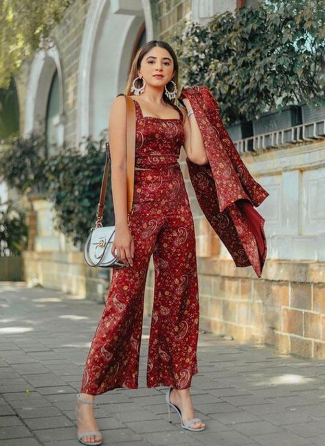 Party Wear Coord Set Western, Floral Indo Western Outfits, Indo Western Cord Set, Indo Western Outfits For Women Casual, Indo Western Outfits Casual, Indo Western Outfits For Women, Trendy Outfits Indian, Desi Fashion Casual, Style Guru