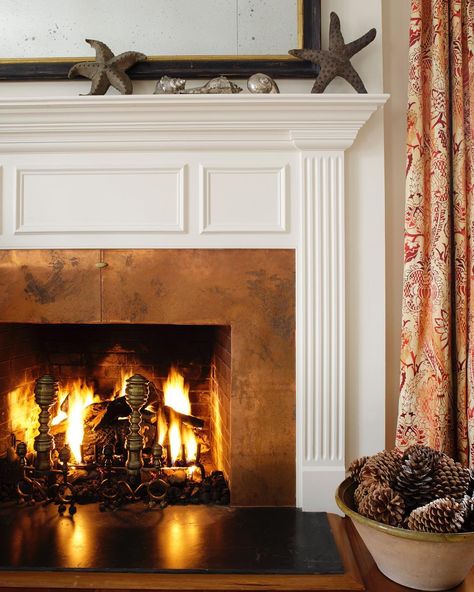 184 Likes, 11 Comments - Suellen Gregory (@suellengregory) on Instagram: “Finally 🍁🍂 #sweaterweather #fireplace🔥 #suellengregorydesign #hearthandhome” Copper Fireplace, Art Deco Decoration, Fireplace Design Ideas, Copper Tiles, Fireplace Tile Surround, Concrete Fireplace, Copper Roof, Freestanding Fireplace, Faux Fireplace