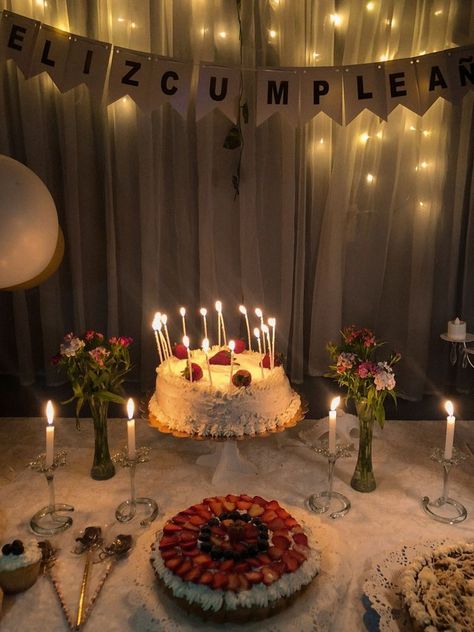 Birthday Decoration Ideas At Home Aesthetic, 20s Birthday Ideas, Sweet 17 Birthday Ideas Decor, Birthday Core, Birthday Decoration Ideas, Small Birthday Parties, Sweet Sixteen Birthday Party Ideas, 17th Birthday Ideas, Happy Birthday Decor