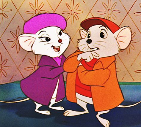 Miss Bianca and Bernard, they are so cute together. Disney Rescuers, Rescuers Disney, Bernardo Y Bianca, The Rescuers Disney, Miss Bianca, Disney Sleeve, The Rescuers, Character Cosplay, Walt Disney Characters