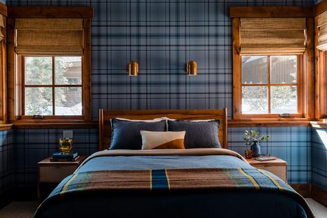 Inside a Lake Tahoe, California Mountain House That Puts a Spin on Classic Cabin Living Pendleton Interior Design, Mountain Cabin Wallpaper, Scandinavian Cabin Bedroom, Mountain Eclectic, Wallpaper Cabin, Modern Farmhouse Bedrooms, Modern Farmhouse Bedroom Ideas, Hunter House, Cottage On Lake