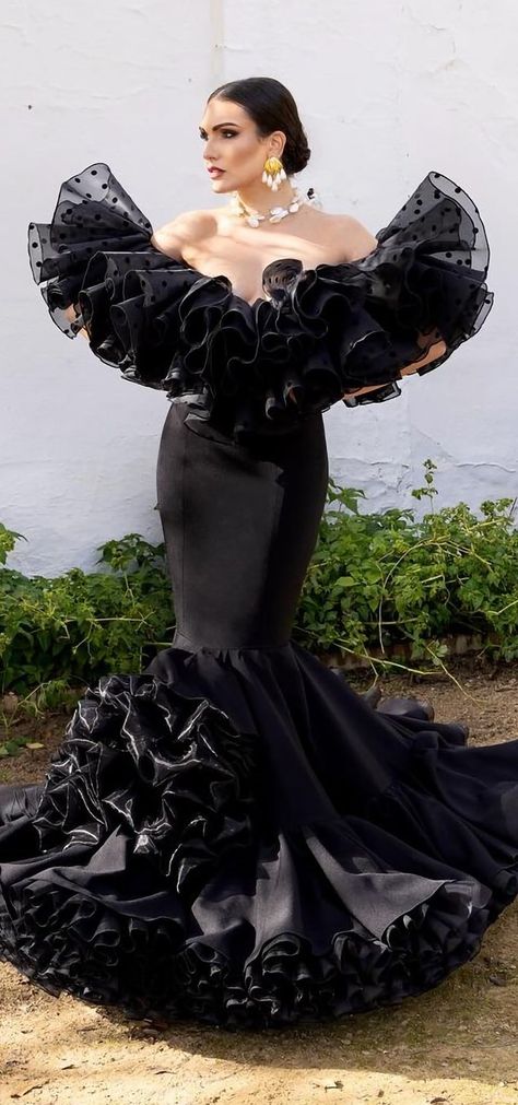 Flamenco Wedding Dress, Flamenco Dresses, Flamenco Costume, Dramatic Dresses, Flamenco Skirt, Italian Aesthetic, Ren Fair, Flamenco Dress, Project Runway