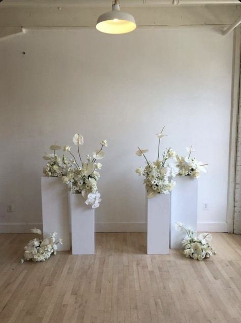 Pillar Arch, Wedding Pillars, Rooftop Venue, Evergreen Flowers, Ceremony Arrangement, Sogetsu Ikebana, Wedding Alters, Modern Wedding Flowers, Wedding Altars