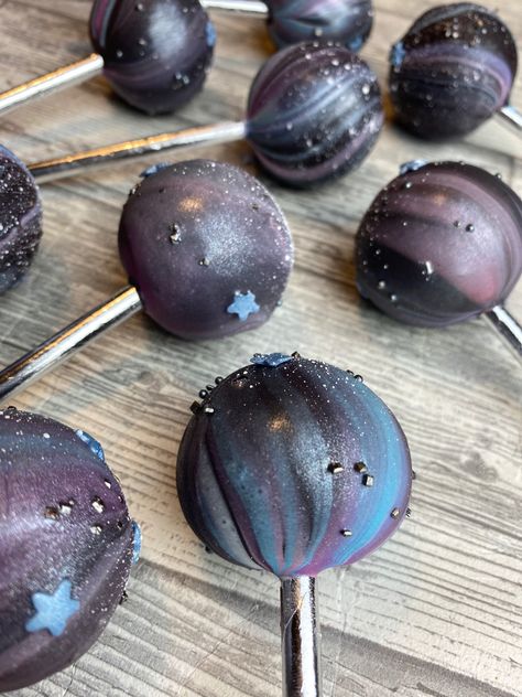 Galaxy Cake Pops, Star Wars Cake Pops, Space Themed Desserts, Sugar Free Pastries, Solar System Cake, No Bake Cake Pops, Galaxy Cake, Pastry Design, Making Cakes