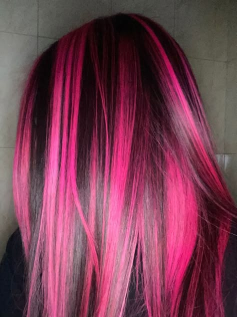 Pink Hair Highlights, Pink Hair Streaks, Bright Pink Hair, Pink And Black Hair, Skunk Hair, Pink Hair Dye, Hot Pink Hair, Red Hair Inspo, Hair Color Streaks