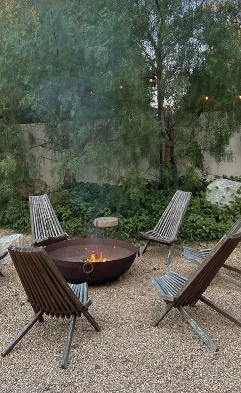 Outdoor Patio Ideas On A Budget, Backyard Woods, Hamptons Garden, Outdoor Spaces Ideas, Vineyard Home, Fire Pit Landscaping, Garden Tool Shed, Backyard Balcony, Chicken Garden