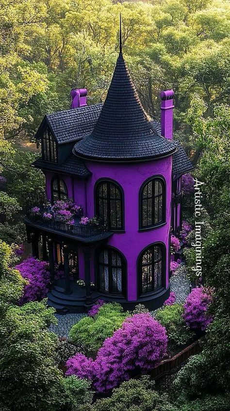 Lavish Houses, Purple Houses, Queen Decor, Gothic Victorian House, Gothic Homes, Witchy Cottage, Fairytale Houses, Hippie House, Purple House