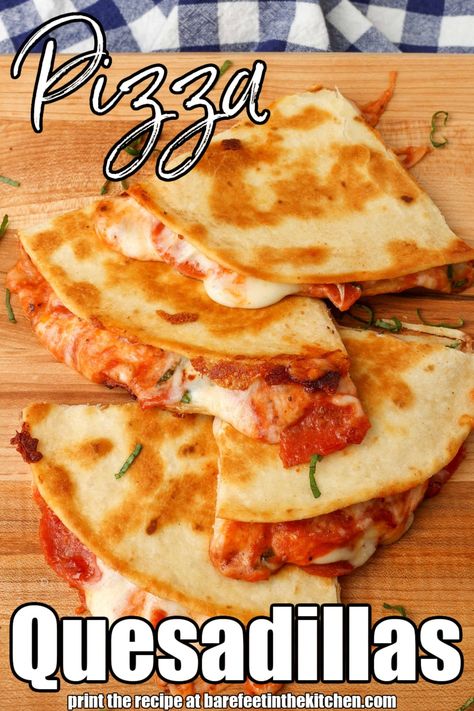 Pepperoni Pizza Quesadillas, Pizza Quesadillas, Pizza Quesadilla, Pizza Craving, Pizza Wraps, Recipes Pizza, Hot Cheese, Tortilla Pizza, Easy Dessert Recipes