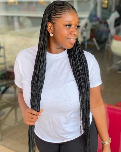 Knotless Braids Styles, Small Cornrows, Knotless Box Braids, Short Box Braids Hairstyles, Box Braids Hairstyles For Black Women, Braided Cornrow Hairstyles, Small Braids, Short Braids, Oval Face Shapes