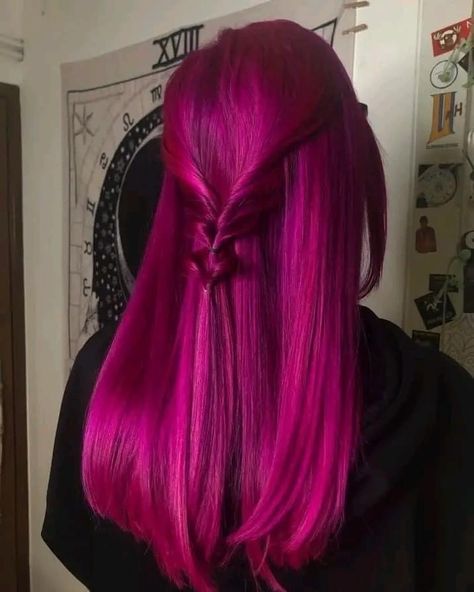 Dark Magenta Hair, Raspberry Hair, Magenta Hair Colors, Dark Pink Hair, Magenta Hair, Creative Hair Color, Dyed Hair Inspiration, Pretty Hair Color, Bright Hair