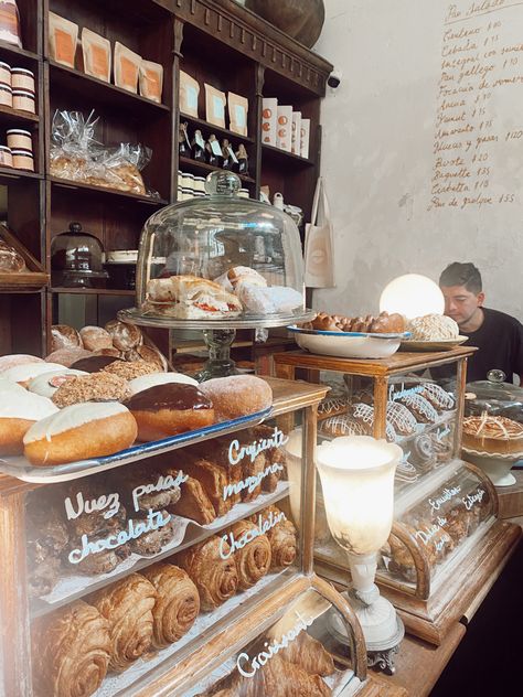 Fancy Bakery Interior, European Bakery Aesthetic, Mexico Coffee Shop, Mexican Bakery Shop, Old Bakery Aesthetic, Pastry Shop Aesthetic, European Coffee Shop, Coffee Shop Pastries, French Bakery Aesthetic