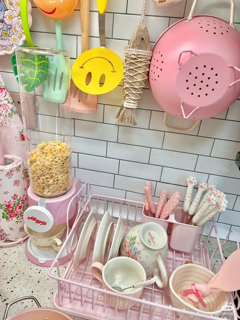 Korean Kitchen Interior, Pastel Kitchen Aesthetic, Pastel Kitchen Decor, Pastel Aesthetic Room, Danish Pastel Decor, Decor Inspiration Diy, Korean Kitchen, Danish Pastel Aesthetic, Pastel Kitchen