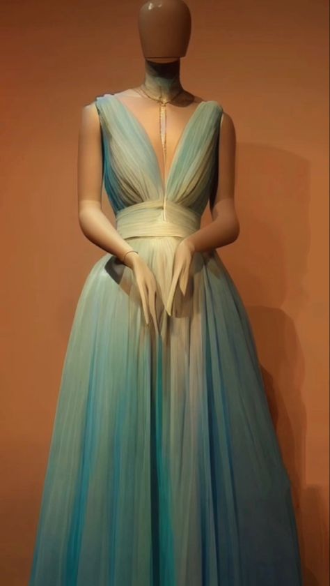 Feyre Summer Court Dress Acomaf, Summer Court Acotar Outfits, Summer Court Outfit Acotar, Summer Court Outfit, Summer Court Dress, Tarquin Summer Court, Aesthetic Ballgown, Ocean Inspired Dress, Summer Court Acotar