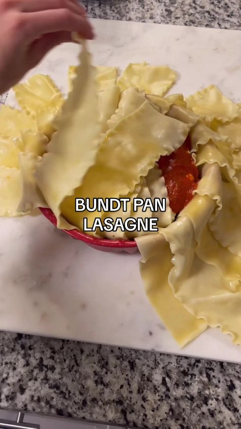 Bundt Cake Lasagna, Lasagna In A Bundt Pan, Lasagna Bundt Pan Recipe, Bundt Pan Lasagna, Kitchen Tiktok, The Shaba Kitchen, Recipes Tiktok, Lasagna Recipes, How To Make Lasagna