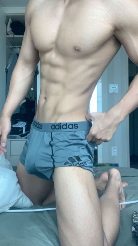 Shirtless Poses For Men On Bed, Man Abs Aesthetics, Man In Bed Aesthetic, Aesthetics Body Men, Happy Trails Men, Male Hands Reference, Anime Boy Abs, V Line Aesthetic, Body Aesthetics Male