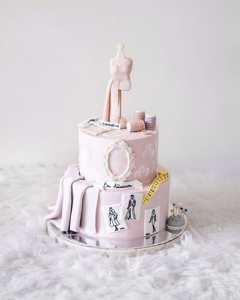 Tailor Cake Ideas, Fashionista Cake, Fondant Unicorn Cake Toppers, Mannequin Fashion, Sewing Cake, Graduation Party Desserts, Designer Cake, 10 Birthday Cake, Fashion Cake