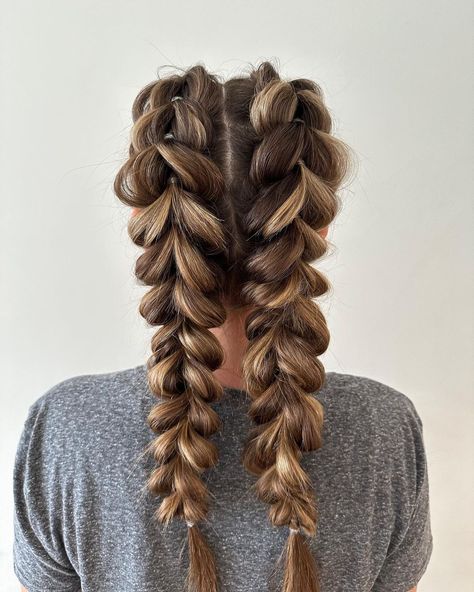 Double Pull Through Braids Braid In Back Of Hair, Pull Threw Braid, Double Pull Through Braid Tutorial, Cute Braided Hairstyles Easy, Double Pull Through Braid, Cute Party Hairstyles, Braids Pulled Back, Curly Hair With Braids