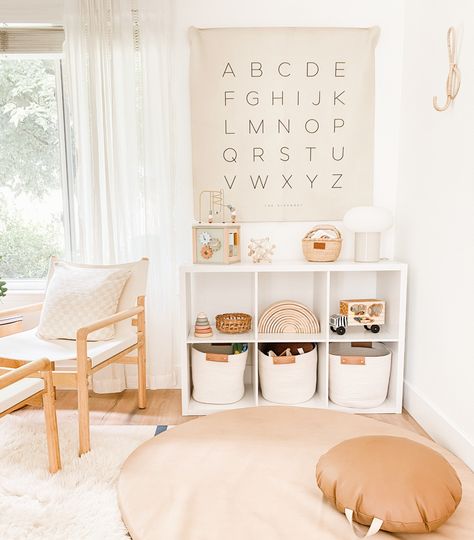 Playroom Off Of Living Room, Toddler Storage Ideas Toy Organization, Small Playroom Ideas Minimalist, Small Playroom Montessori, Modern Playroom Rug, Playeoom Storage, Simple Toy Room, Minimalist Playroom Decor, Toddler Toy Storage Living Room