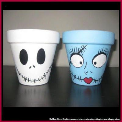 Dollar Store Crafter: Turn Dollar Store Terracotta Pots Into Jack Skelli... Jack Skellington And Sally, Clay Pot Projects, Nightmare Before Christmas Decorations, Flower Pot People, Pots Set, Flower Pot Art, Terra Cotta Pot Crafts, Painted Pots Diy, Painted Plant Pots