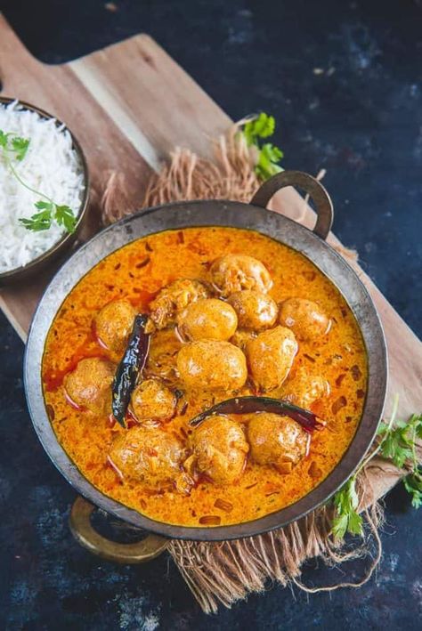 Kashmiri Dum Aloo, Aloo Dum, Kashmiri Recipes, Curry Vegetarian, Cook Ideas, Dum Aloo, Veg Recipe, Aloo Recipes, Ginger Powder