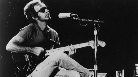 J.J. Cale’s Iconic “Call Me The Breeze” Will Show You How It’s REALLY Done Jj Cale, Rock Videos, Aquarius Quotes, Mark Knopfler, Boogie Woogie, Country Rock, Neil Young, Fade Out, Jazz Blues