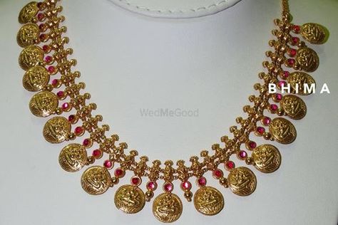 Bhima Jewellers Necklaces, Bhima Jewellers, Kasu Mala, Gold Jewelry Simple Necklace, Gold Necklace Indian Bridal Jewelry, Gold Necklace Simple, Antique Bridal Jewelry, Indian Jewellery Design Earrings, Gold Jewelry Stores