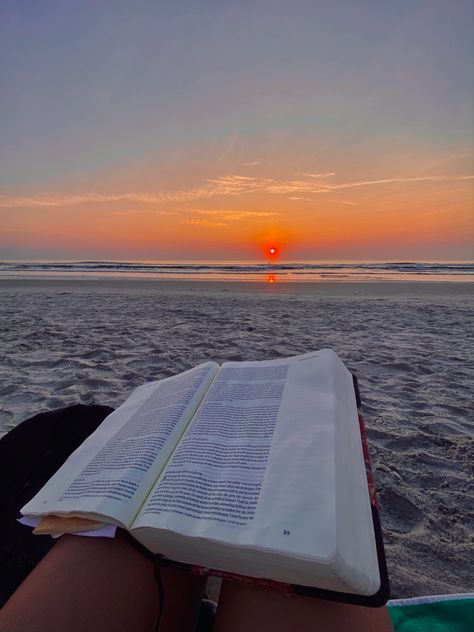 beach sunrise Bible reading Christian Vision Board, Inspire Bible Journaling, Beach Sunrise, Christian Quotes God, Christian Bible Study, Christian Pictures, Jesus Bible, Christian Motivation, Jesus Is Life