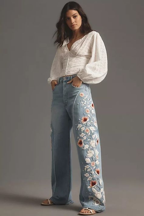 Embroidered Jeans Outfit, Looks Jeans, Boho Jeans, Denim Fashion Women, Denim Maxi Dress, High Rise Wide Leg Jeans, Embellished Jeans, Upcycled Fashion, Jeans Diy