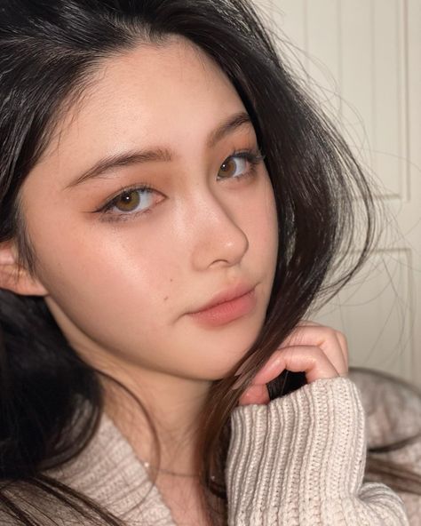 Asian Eye Contacts, Thai Makeup Looks, Korean Haircuts, Thai Makeup, Haircuts To Try, Aesthetic Asian, Pretty Nose, Embrace Natural Beauty, Asian Aesthetic