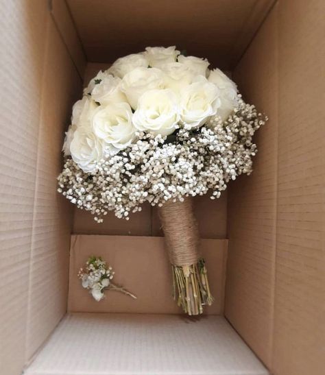 Best Wedding Flowers, Small Wedding Bouquets, Simple Wedding Bouquets, Diy Bridal Bouquet, White Rose Bouquet, Wedding Bouquets Bride, Bridal Bouquet Flowers, Hand Bouquet, White Wedding Bouquets