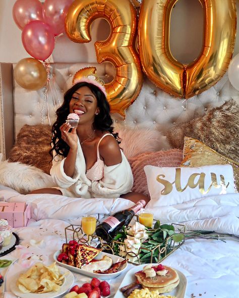 30th birthday photoshoot at home in the most comfort white robe. http://liketk.it/2BtuE #liketkit @liketoknow.it #LTKhome 27 Birthday Ideas, 28th Birthday Ideas, 30th Birthday Ideas For Women, 30th Birthday Bash, Birthday Photoshoot Ideas, 34th Birthday, 21st Birthday Photoshoot, Birthday Ideas For Her, 31st Birthday