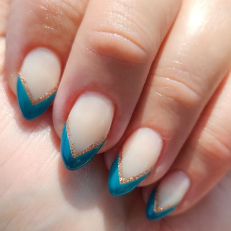 Teal Homecoming Nails, Teal And Rose Gold Nails, Turquoise And Rose Gold Nails, Teal And Gold French Tip Nails, Teal Nails With Gold, Aqua And Gold Nails, White And Teal French Tip Nails, Teal And Gold Nail Ideas, Teal Blue French Tip Nails