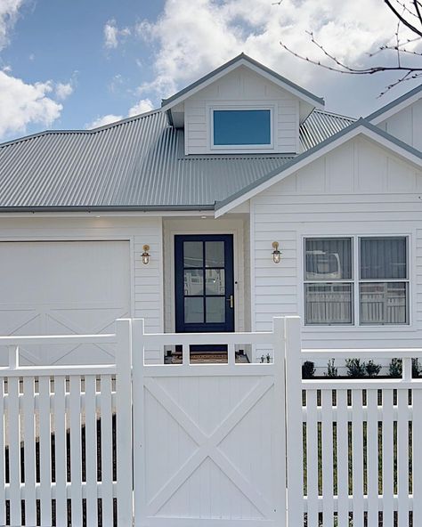 Exterior 🤍 Roof: #colorbond #Windspray Exterior paint: #dulux Snowy Mountains Half Front door: Dulux Domino #custom #newhome… | Instagram Dulux Snowy Mountains Half Exterior, Farmhouse Facade, Country House Exterior, Timber Garage, White Exterior Houses, Three Birds Renovations, Three Birds, Roof Colors, White Building