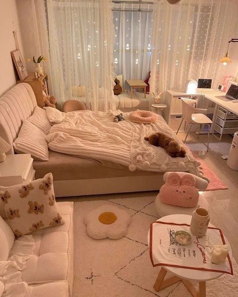 #maximalistdecor #interiordesign #homedecor #decorideas #transformyourspace #colorfulhome #bohemianstyle #eclecticdecor #designinspiration #boredpanda Functional Bedroom, Colors Bedroom, Idea Bedroom, Decorations Bedroom, Bedroom Color Combination, Bedroom Lights, Decorating Bedroom, Lights Bedroom, Makeover Bedroom